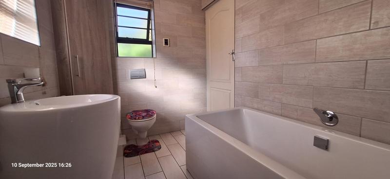 5 Bedroom Property for Sale in Fraaiuitsig Western Cape